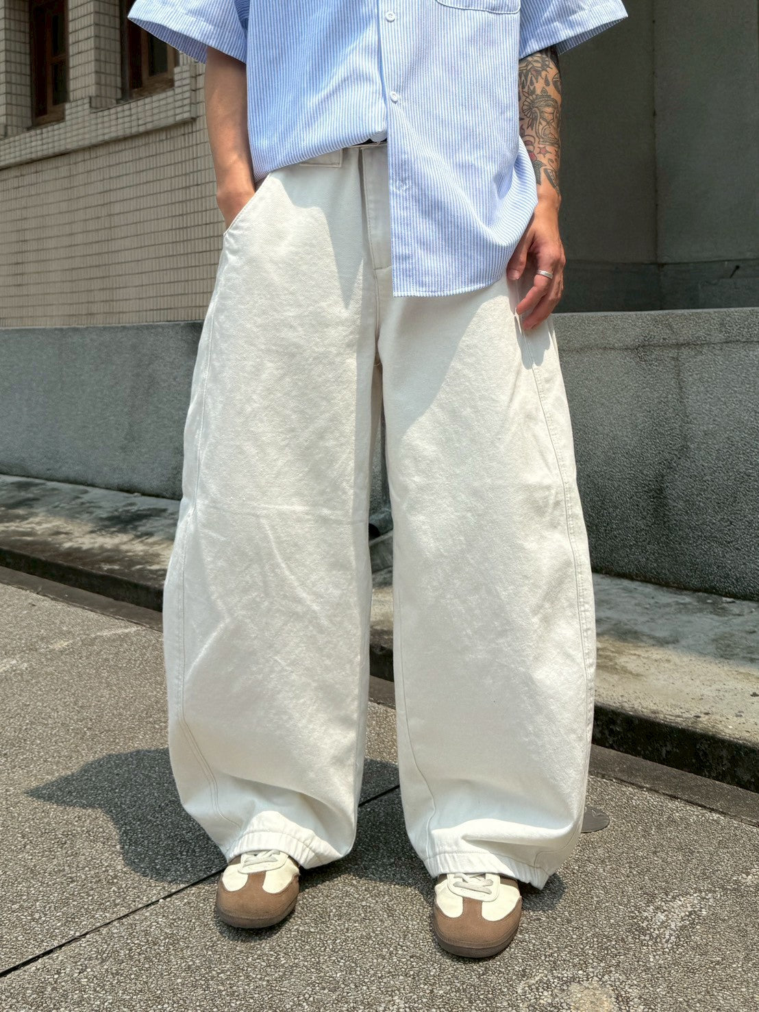 重磅純白彎刀褲