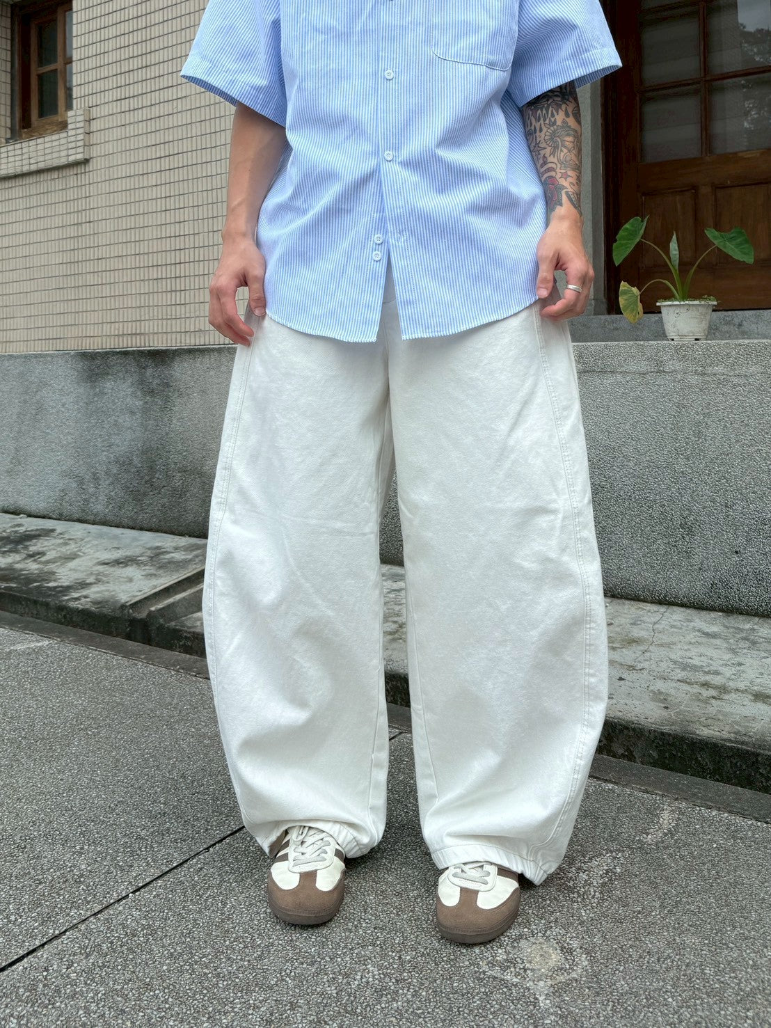 重磅純白彎刀褲
